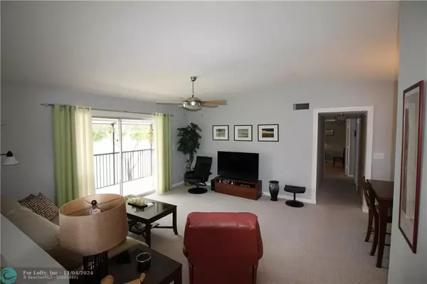 Oakland Park, FL 33309,2745 S Oakland Forest Dr  #203