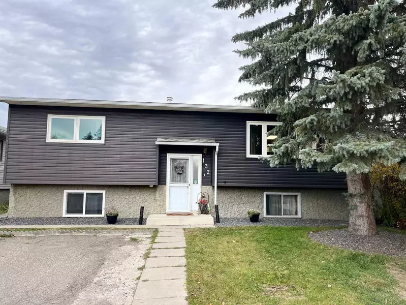 132 Big Hill CIR SE, Airdrie, AB T4A 1R4