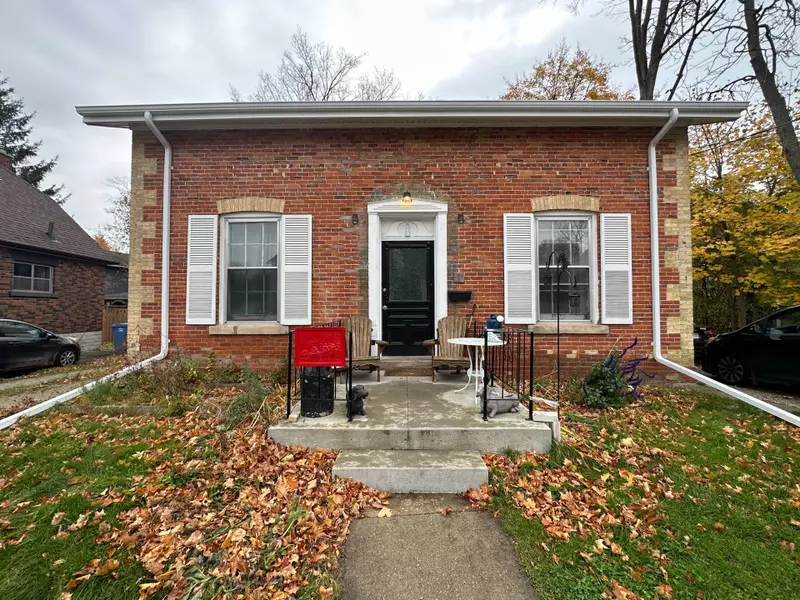 36 London RD W, Guelph, ON N1H 2B5