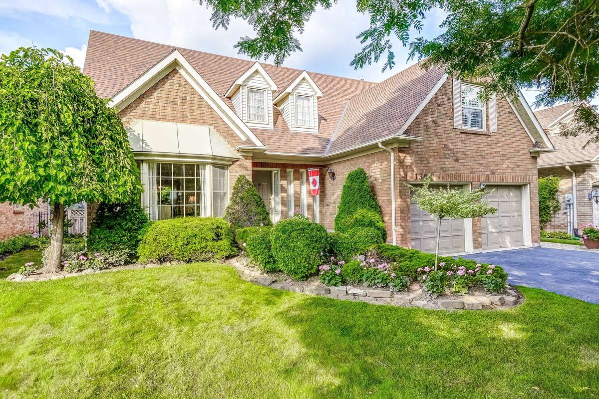 Oakville, ON L6M 2H1,1301 Mapleridge CRES