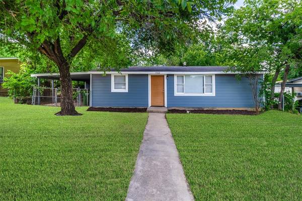 7928 Downe Drive, White Settlement, TX 76108