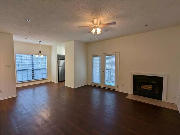 Dallas, TX 75243,9747 Whitehurst Drive #-