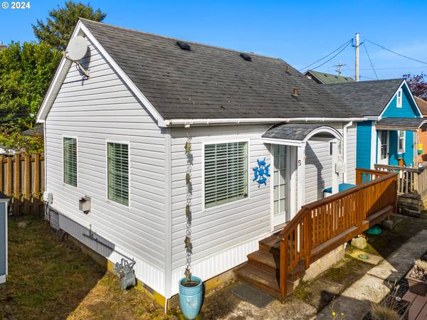 314 4TH AVE, Seaside, OR 97138