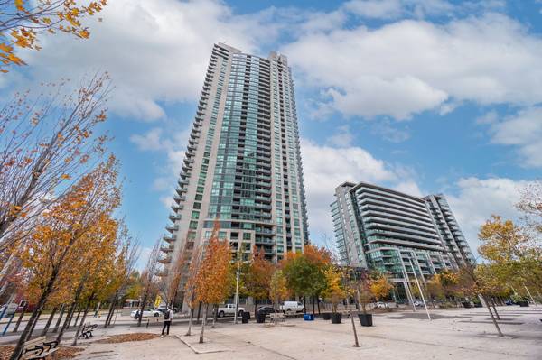 215 Fort York BLVD #301, Toronto C01, ON M5V 4A2