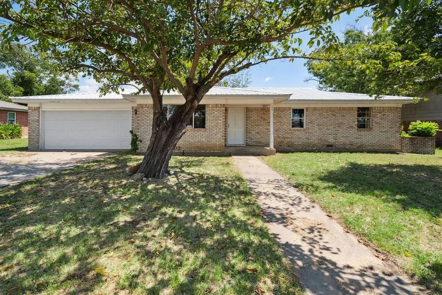 1085 N Lillian Street, Stephenville, TX 76401