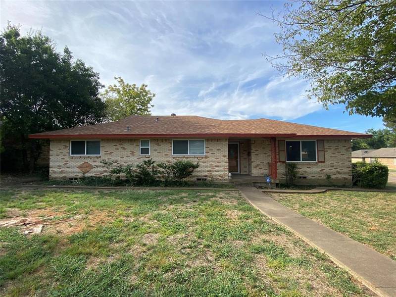 950 W Pleasant Run Road, Lancaster, TX 75146