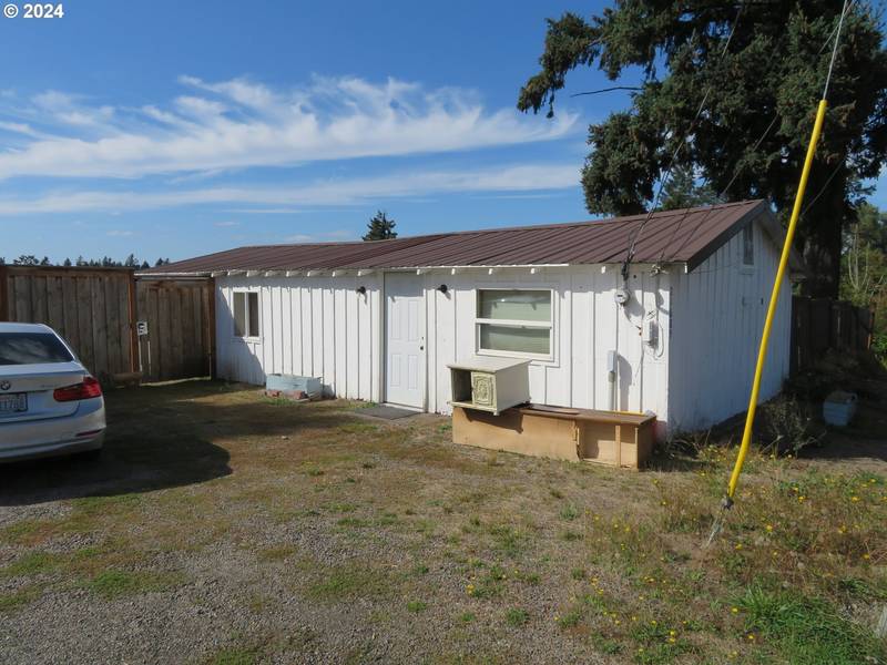 21685 S HIGHWAY 99E, Canby, OR 97013