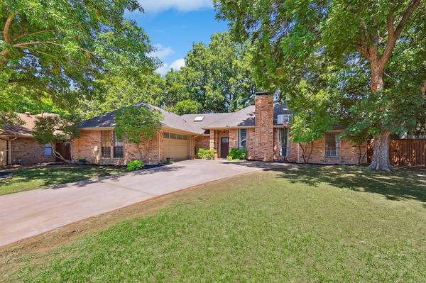 2208 Timberglen Drive,  Flower Mound,  TX 75028