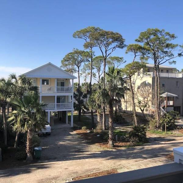 2239 Bayside Dr, St. George Island, FL 32328