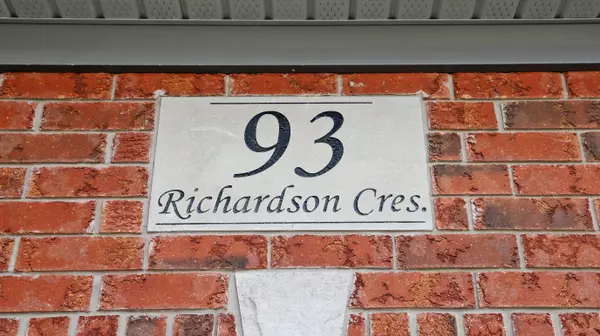 Bradford West Gwillimbury, ON L3Z 0N4,93 Richardson CRES