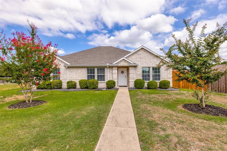 104 Foxtail Court, Red Oak, TX 75154