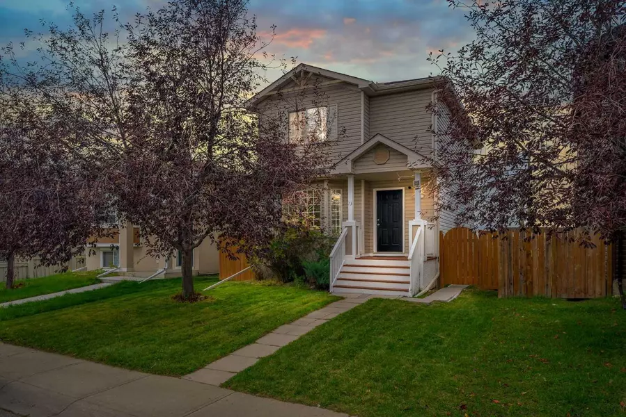 73 Martinvalley CRES Northeast, Calgary, AB T3J 4L7