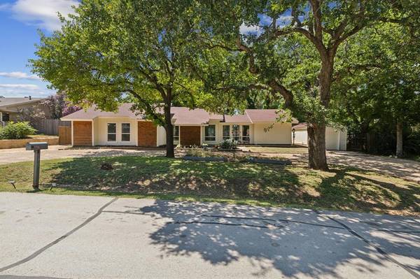 Highland Village, TX 75077,319 Mockingbird Lane