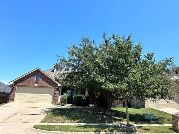 1311 Fox Glen Trail, Mansfield, TX 76063