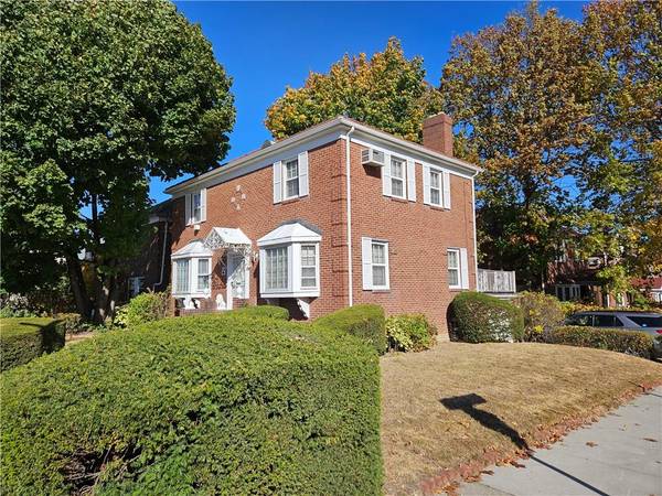 8019 Utopia Pkwy, Jamaica Estates, NY 11432