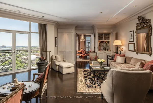 22 St Thomas ST #18A, Toronto C01, ON M5S 3E7