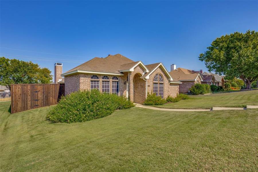 919 Royal Oaks Drive, Lewisville, TX 75067