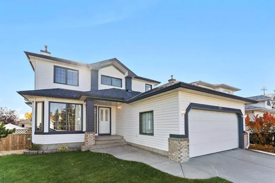 416 Scenic View Bay NW, Calgary, AB T3L 1Z4