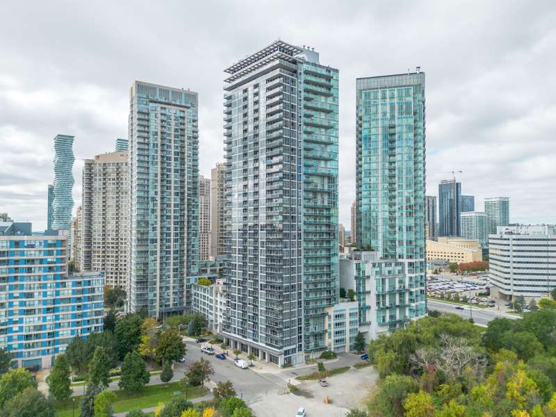 223 Webb DR #2402, Mississauga, ON L5B 0E8