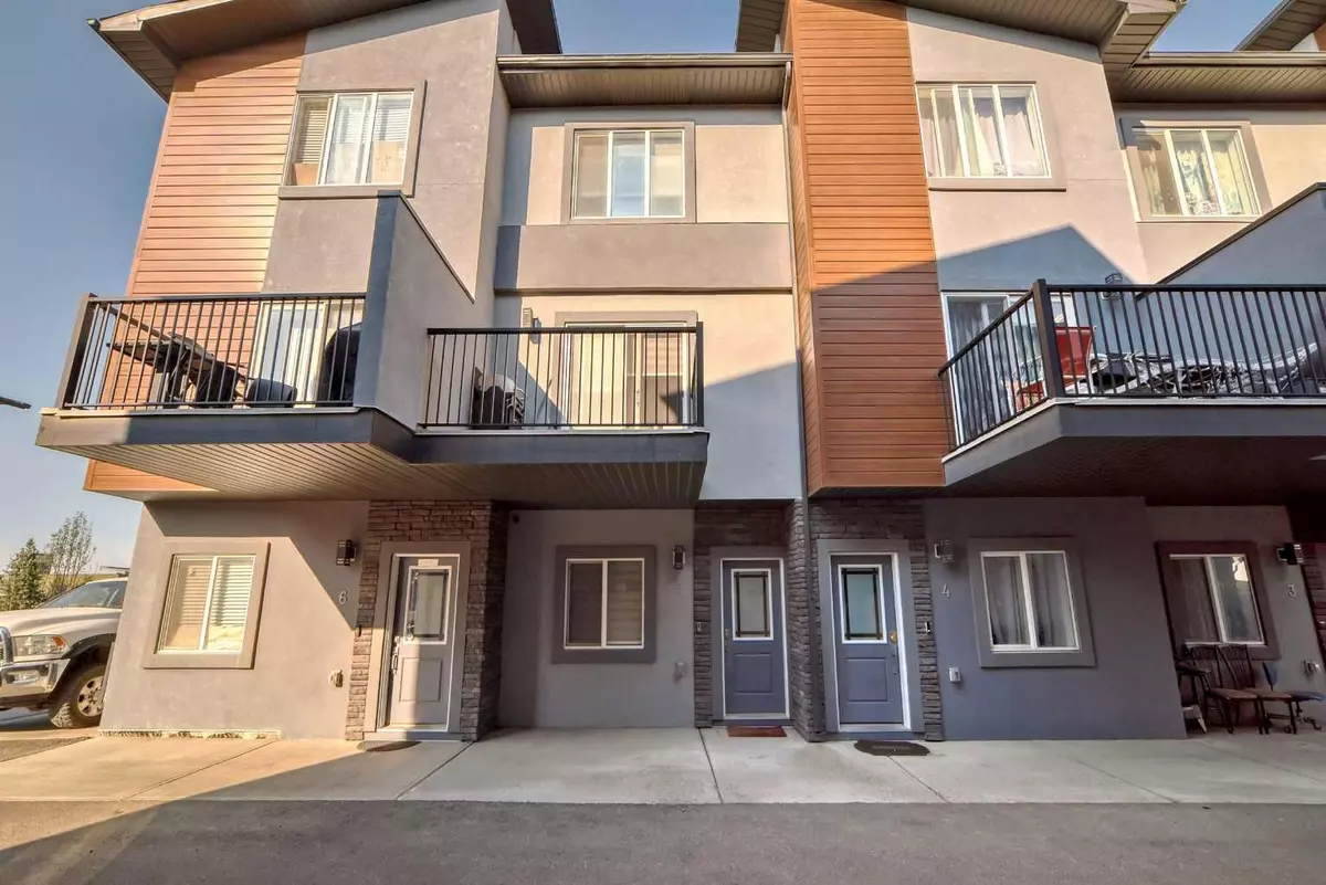 Calgary, AB T3N 1N6,129 Skyview Parade NE #5