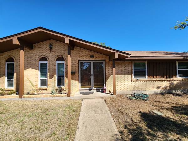 715 E Center Street, Duncanville, TX 75116