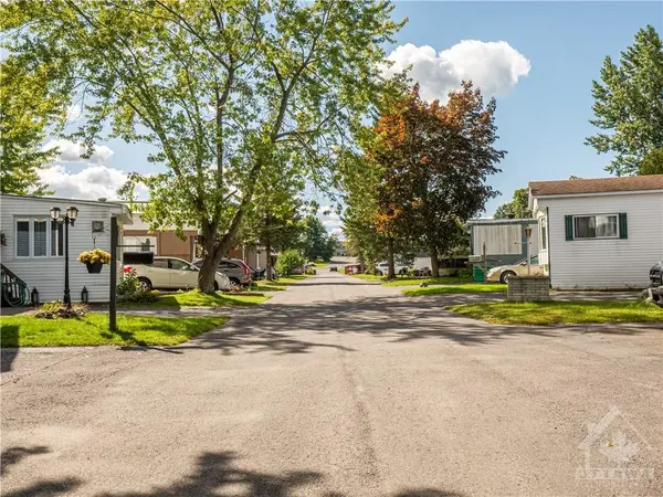 Hawkesbury, ON K6A 2T1,307 FRONT RD