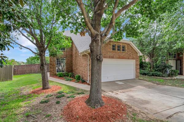 2737 Lynx Lane, Fort Worth, TX 76244