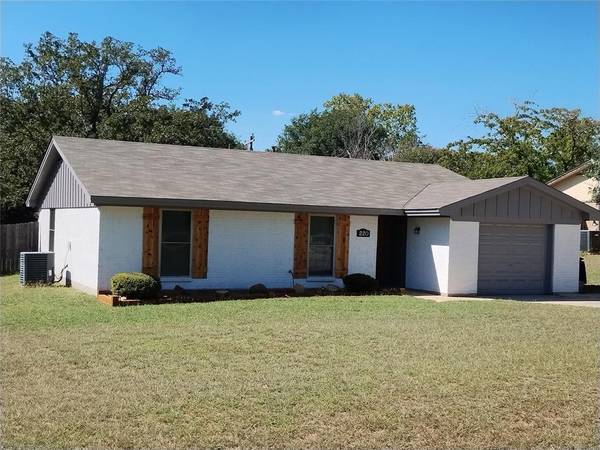 220 Mountain View Drive,  Azle,  TX 76020