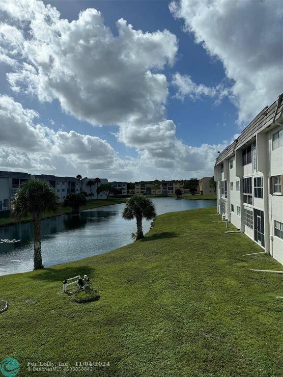 Sunrise, FL 33322,8280 Sunrise Lakes Blvd  #206