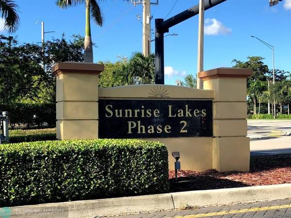 Sunrise, FL 33322,8280 Sunrise Lakes Blvd  #206