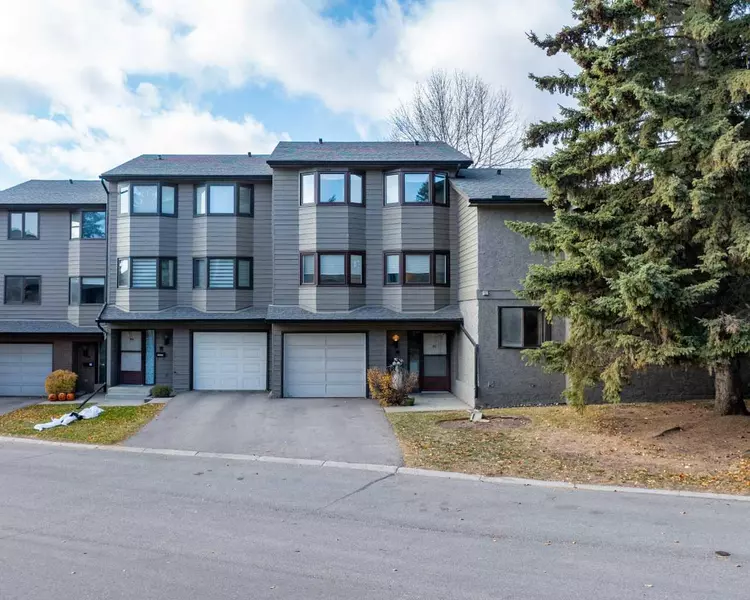 23 Glamis DR Southwest #97, Calgary, AB T3E 6S3