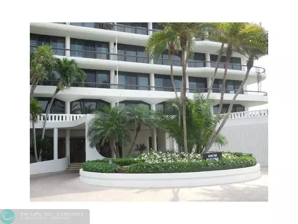 Palm Beach, FL 33480,2660 S Ocean Blvd  #205S