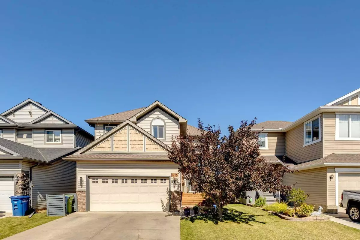 Airdrie, AB T4B3L1,696 Luxstone LNDG SW