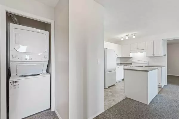 Calgary, AB T2A 7Y7,1717 60 ST SE #409