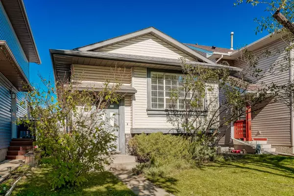 Calgary, AB T3J 3L4,48 Martinridge WAY NE