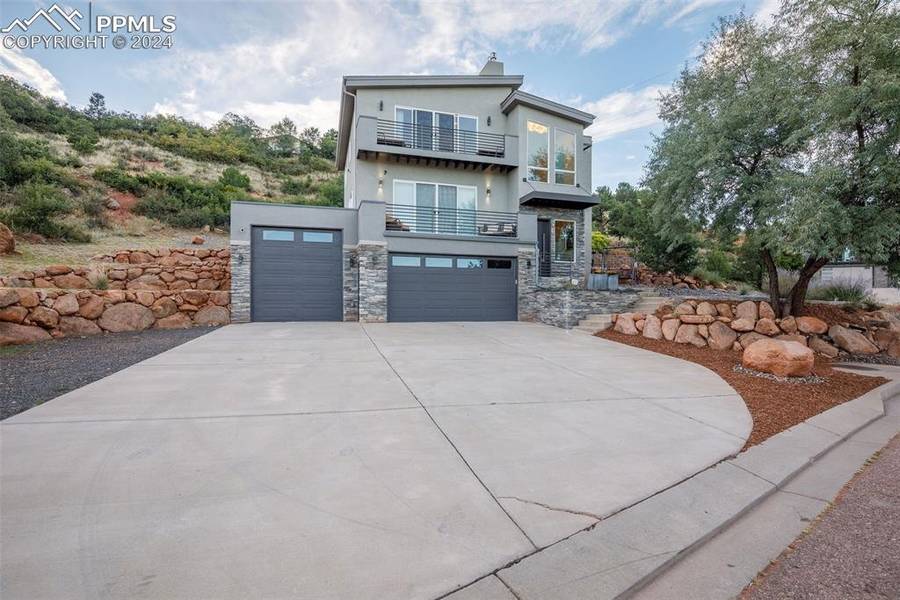 162 Crystal Valley RD, Manitou Springs, CO 80829