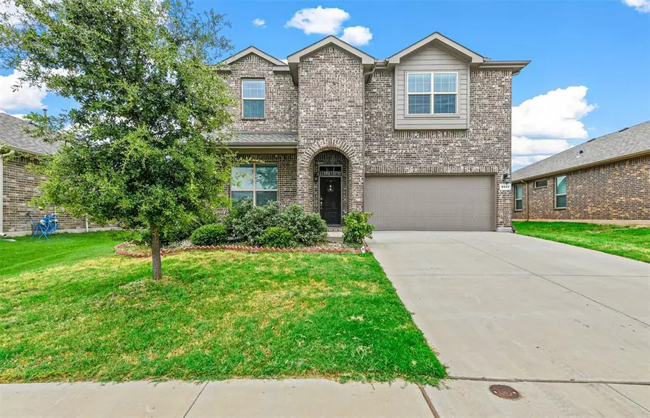 9337 Flying Eagle Lane, Fort Worth, TX 76131