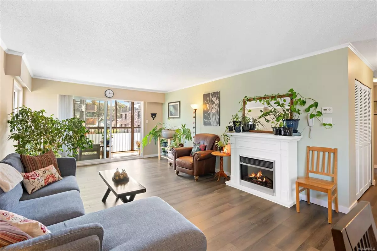 Victoria, BC V8V 4H3,1039 Linden Ave #406