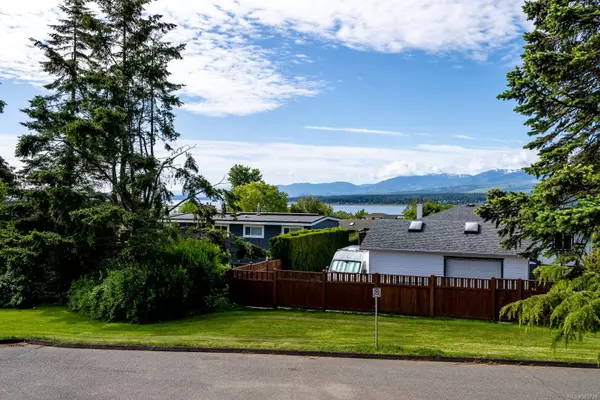 Comox, BC V9M 1W2,2082 Park Dr