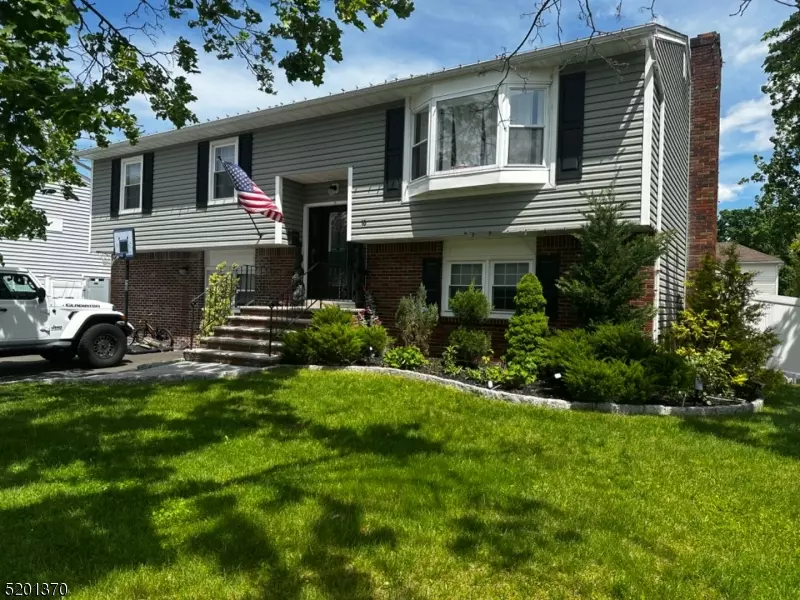 10 Woodlawn Ave, Pompton Lakes Boro, NJ 07442