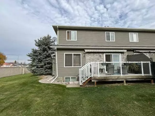 Taber, AB T1G 1G2,34 Fairway Village