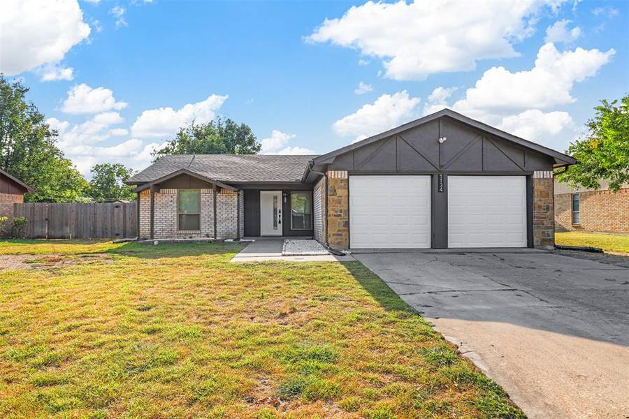 1134 Estes Street, Benbrook, TX 76126