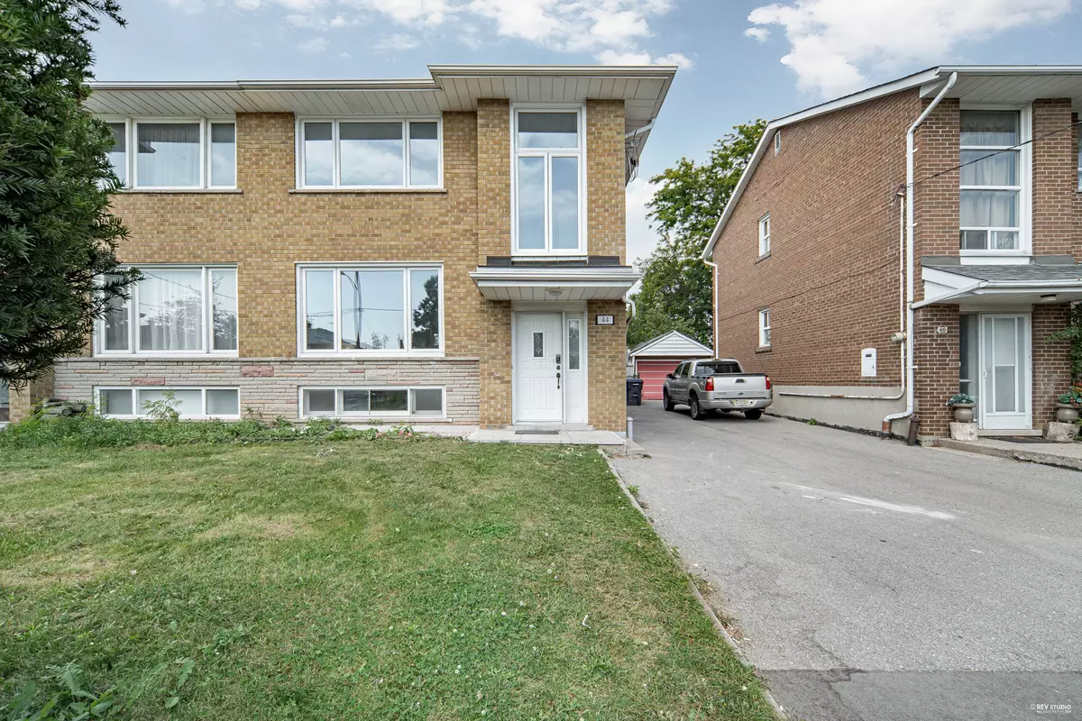 Toronto C13, ON M4A 2K1,44 Wyndcliff CRES