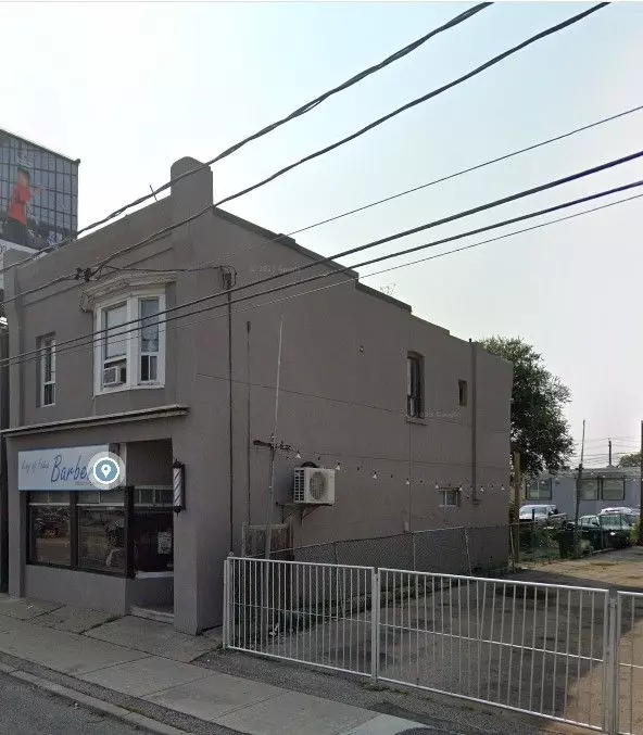 Toronto, ON M6N 1K9,2455 St Clair AVE W