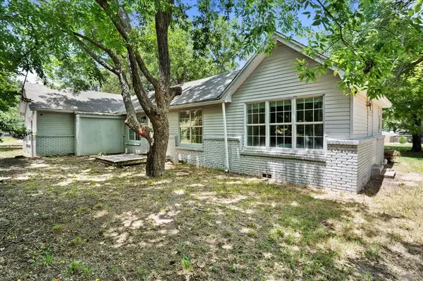 Athens, TX 75751,617 Cherokee Trace