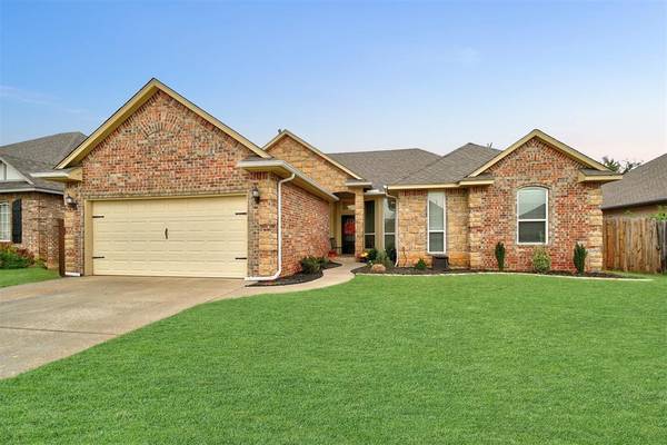 16608 Valderama Way, Edmond, OK 73012