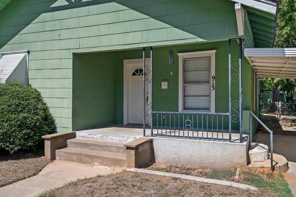 Denison, TX 75020,913 W Day Street