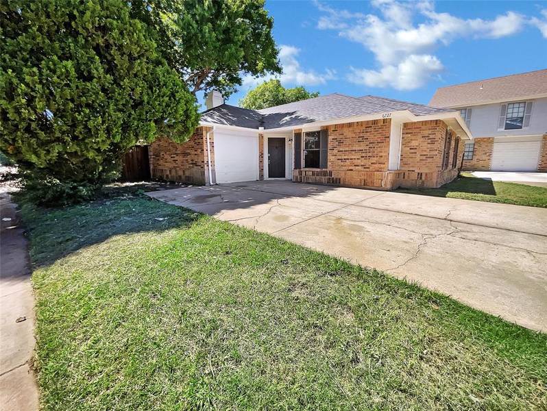 6727 Fire Hill Drive, Fort Worth, TX 76137