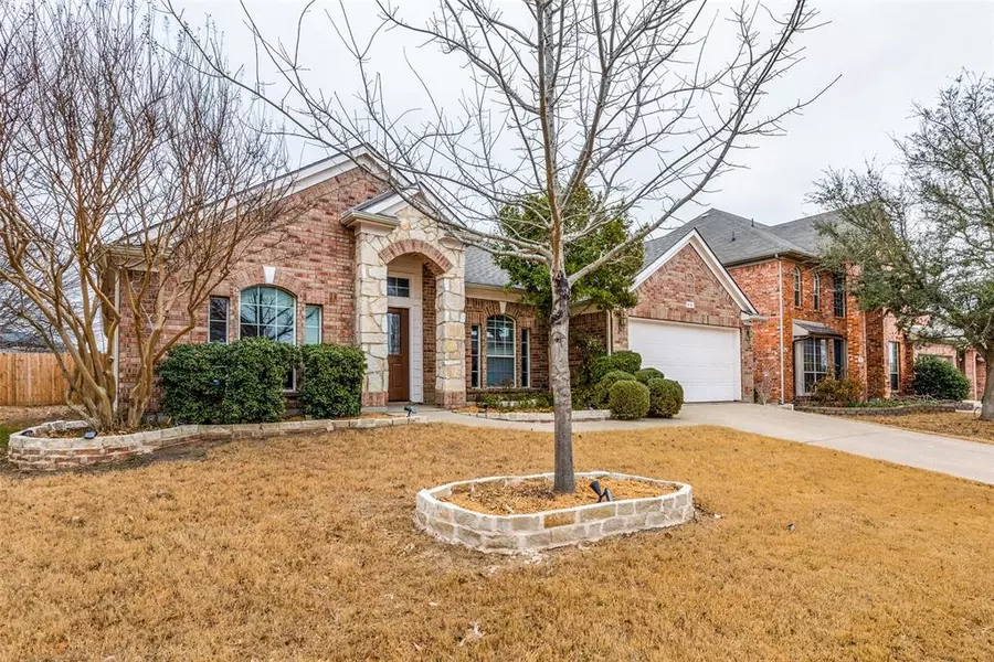 815 Hickory Street, Burleson, TX 76028