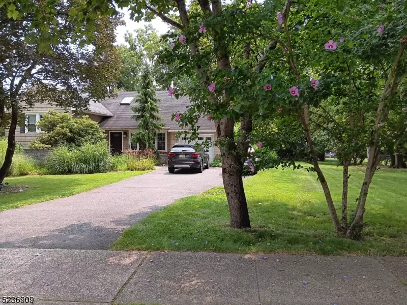 66 Grannis Ave, Morris Plains Boro, NJ 07950